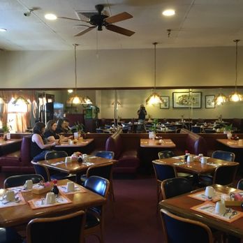 Bird Nest Tree - View of the booths side of restaurant - Chinese Near Me - Delray Beach, Florida