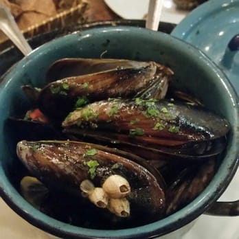 Miño - We couldn't resist trying their mussels-so glad we did! - Seafood Near Me - Barcelona, B