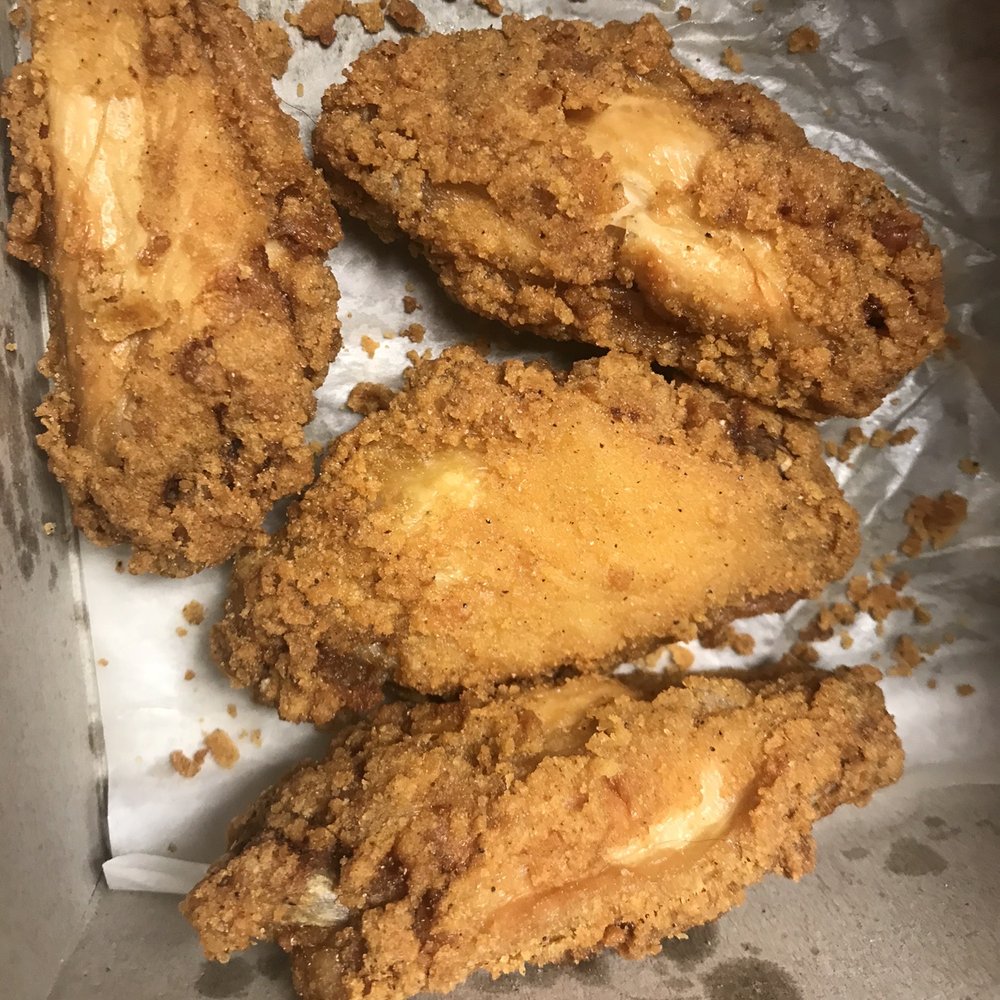 Leonardos Pizza - Chicken wings - Pizza Near Me - Fairlawn, Ohio