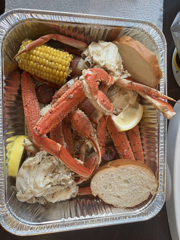 SHAKIN’ SHELLFISH - Updated July 2026 - 207 2nd St E, Ottumwa, Iowa ...