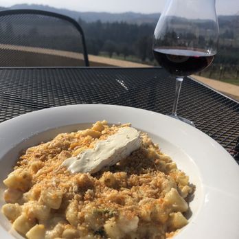 Willamette Valley Vineyards - Shrimp Mac and Cheese with Brie! 2017 Hannah Pinot Noir - Wineries Near Me - Turner, Oregon