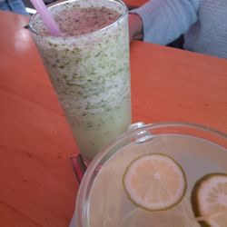 Nét Viêt - Shake mit Tigergras und Limonen-Ingwertee