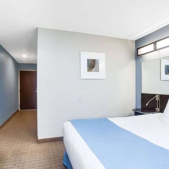 Microtel Inn & Suites by Wyndham Bath - Guest room - Hotels Near Me - Bath, New York Microtel Inn & Suites by Wyndham Bath - Guest room - Hotels Near Me - Bath, New York