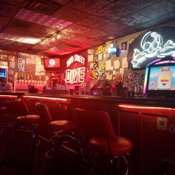 Third Street Dive - Dive bar with only 2 TV so no sports.. clean bar with 1 pool table and a stage.. - Dive Bars Near Me - Louisville, Kentucky Third Street Dive - Dive bar with only 2 TV so no sports.. clean bar with 1 pool table and a stage.. - Dive Bars Near Me - Louisville, Kentucky