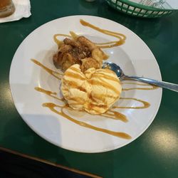 Gator's Dockside - Highland City - Apple tart and vanilla ice cream