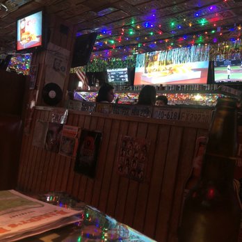 Barney's Beanery - Sports on multiple tv's - Breakfast & Brunch Near Me - Westwood, California