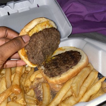 Cook Out - 2 wrongs: Given a Double Cheeseburger with NO cheese, Asked for a cheeseburger. - Fast Food Near Me - Tuscaloosa, Alabama