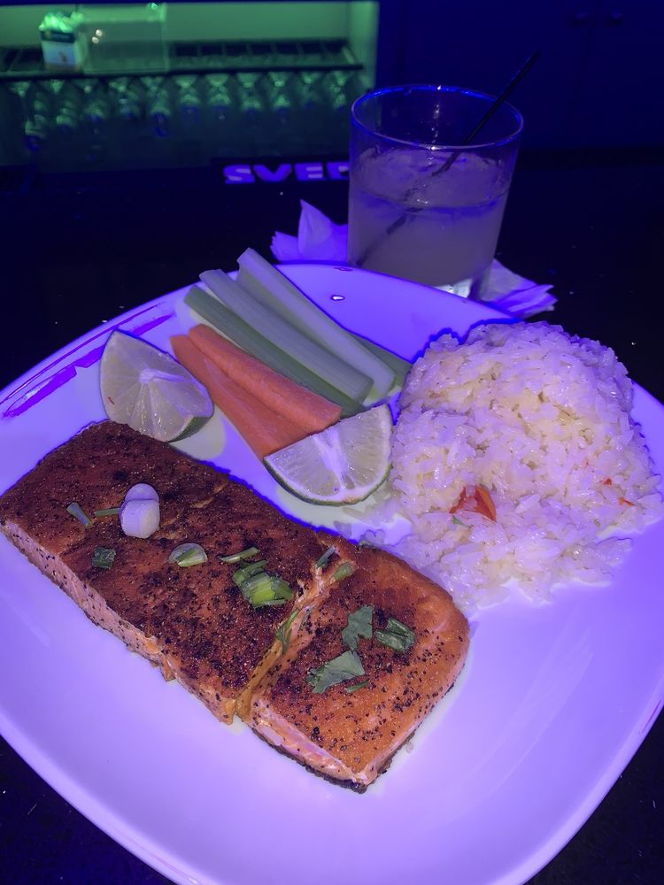 Blue Moon Virginia Lounge