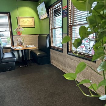 Nguyens Asian Grill - Interior seating - Asian Fusion Near Me - Banner Elk, North Carolina
