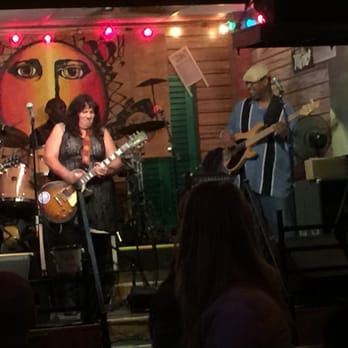 Kingston Mines - This chic rocks this joint! - Jazz & Blues Near Me - Chicago, Illinois Kingston Mines - This chic rocks this joint! - Jazz & Blues Near Me - Chicago, Illinois