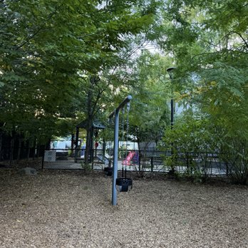 Hurley Park - Parks Near Me - Cambridge, Massachusetts