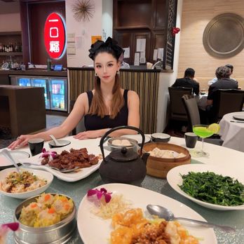 Mama Lu's Dumpling House - Dim Sum Near Me - Beverly Hills, California Mama Lu's Dumpling House - Dim Sum Near Me - Beverly Hills, California