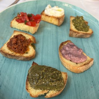 Gambero Rosso - Bruschetta mixta - Italian Near Me - Civitavecchia, RM