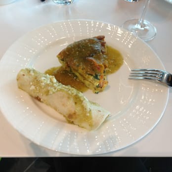 The Centurion Lounge - Breakfast - Airport Lounges Near Me - Dallas, Texas