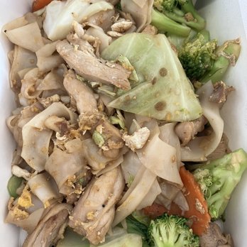Fusion Corner - Chicken Pad See Ew - Asian Fusion Near Me - Stanton, California