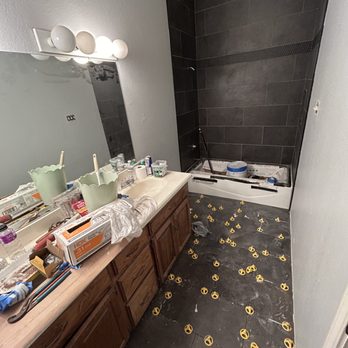 Hanna LLC - Tub surround - Flooring Near Me Hanna LLC - Tub surround - Flooring Near Me