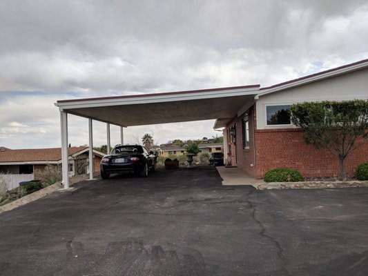 Pioneer Roofing & Construction Logo