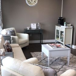 Amy's Salon - Waiting area