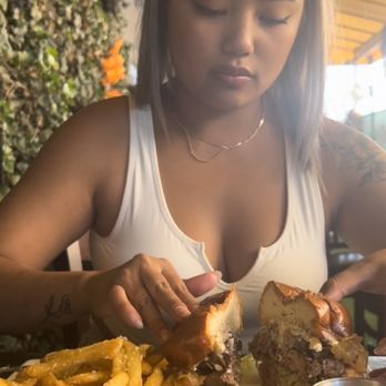 Morrison - Truffle Burgert and Truffle Fries - Gastropubs Near Me - Los Angeles, California