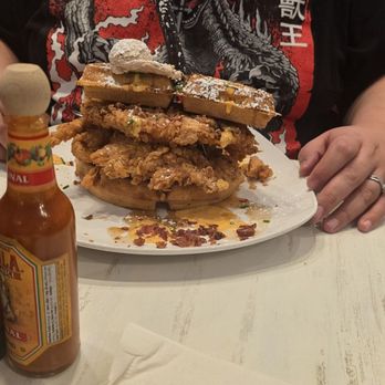 SYRUP - Algonquin - Chicken and waffles - Breakfast & Brunch Near Me - Algonquin, Illinois