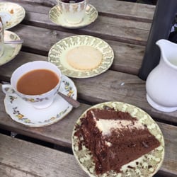 Britford Farm Shop - Afternoon tea.