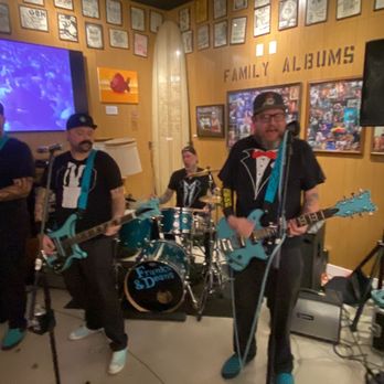 Three Star Punk Bar - LEGENDARY Franks and Deans played an amazing set - Bars Near Me - Las Vegas, Nevada Three Star Punk Bar - LEGENDARY Franks and Deans played an amazing set - Bars Near Me - Las Vegas, Nevada