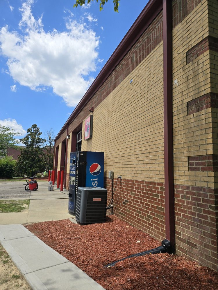 SNAPPY LUBE Updated October 2024 35 Reviews 1101 Autumn View Dr