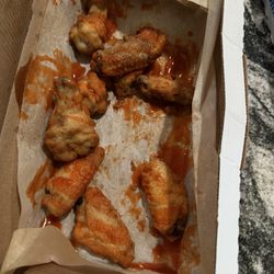 Domino's Pizza - Buffalo chicken wings