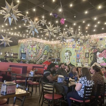 Cantina Louie - Ambience fun, colorful, welcoming - Mexican Near Me - Jacksonville, Florida