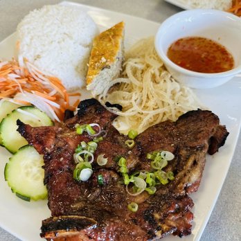 Three Sisters Food To Go - Pork chop with broken rice sat&sun only - Vietnamese Near Me - Spokane, Washington Three Sisters Food To Go - Pork chop with broken rice sat&sun only - Vietnamese Near Me - Spokane, Washington