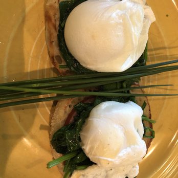Jacaranda Golf Club - Eggs Benedict Florentine - Golf Near Me - Plantation, Florida Jacaranda Golf Club - Eggs Benedict Florentine - Golf Near Me - Plantation, Florida
