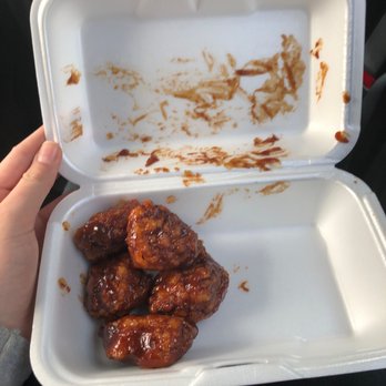 Applebee's Grill + Bar - The wings - Sports Bars Near Me - Oak Ridge, Tennessee