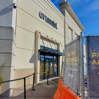 Crumbl - Paramus - Outside - Bakeries Near Me - Paramus, New Jersey
