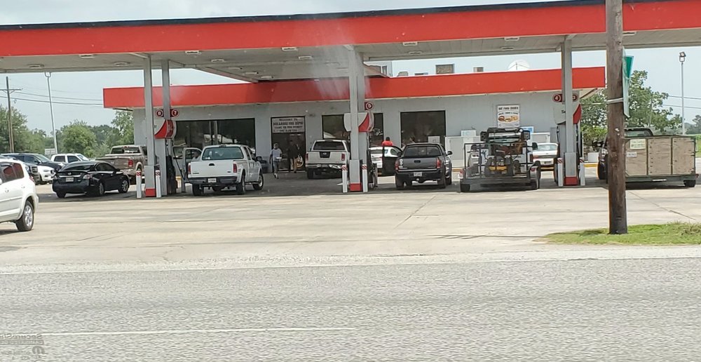 HOT FOOD CORNER Updated September 2024 814 W Hwy 14, Delcambre