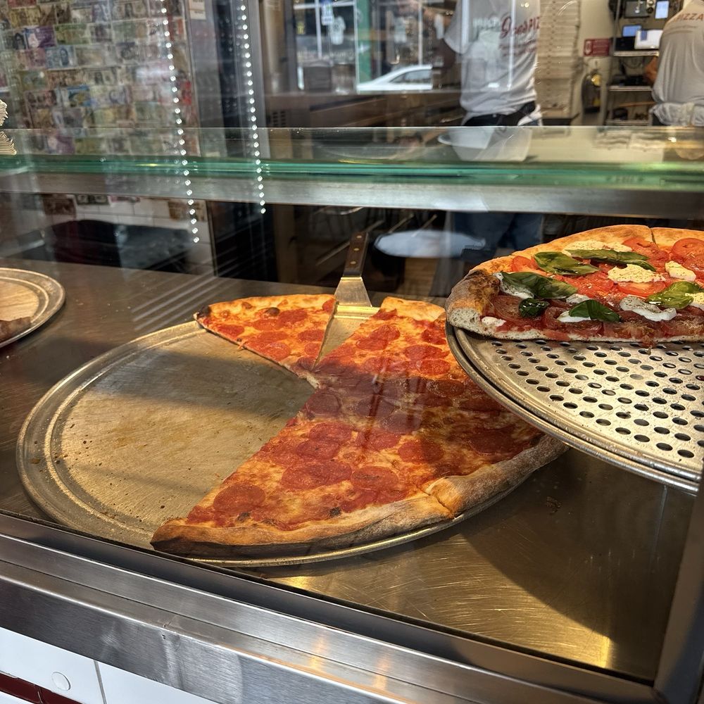 Joe's Pizza - Pepperoni Pizza - Pizza Near Me - Miami, Florida