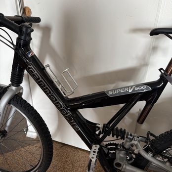 Master Bike Shop - 1997 Cannondale Super V500 - Bike Rentals Near Me - New York, New York Master Bike Shop - 1997 Cannondale Super V500 - Bike Rentals Near Me - New York, New York