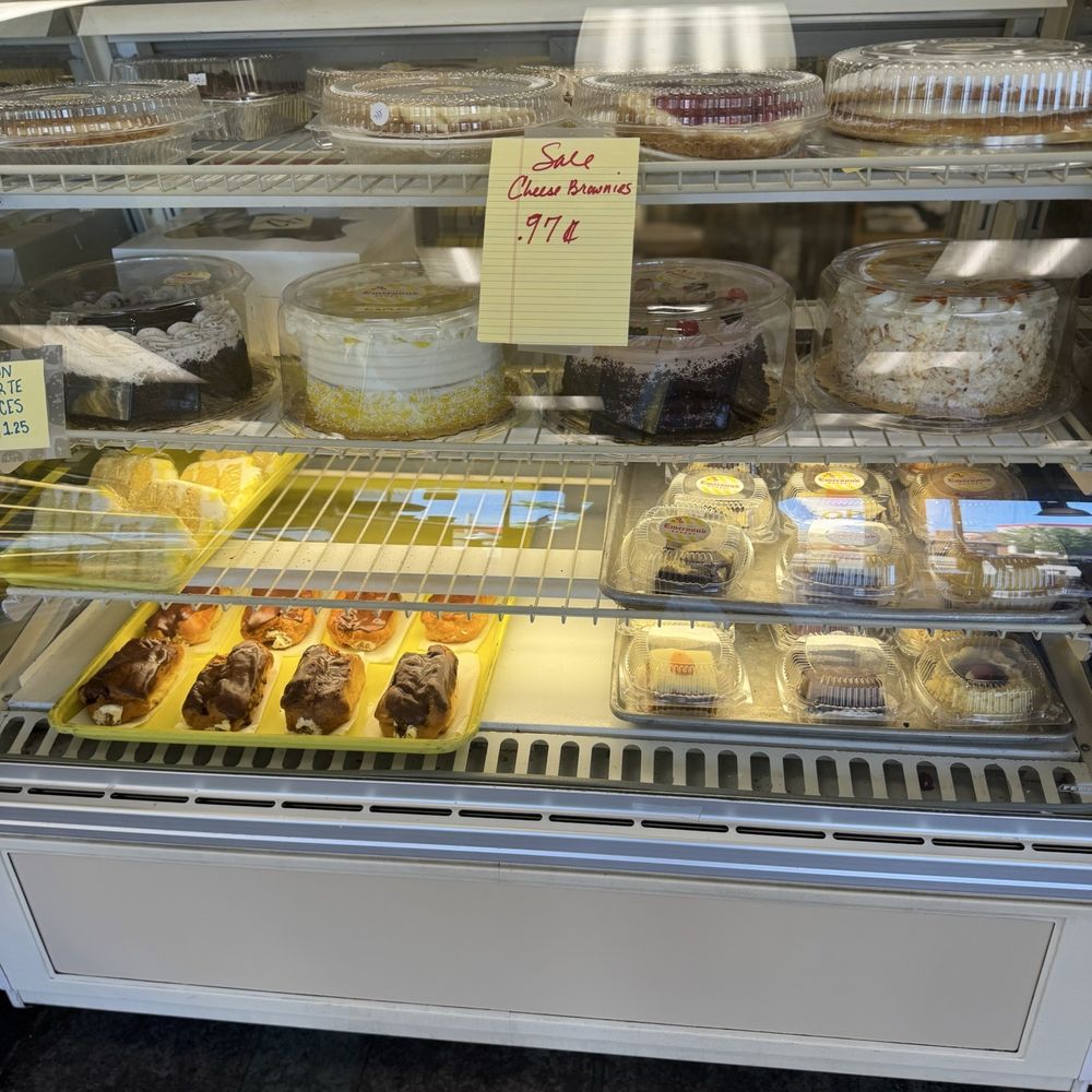 Emerson's Bakery - Bakery Case - Bakeries Near Me - Florence, Kentucky Emerson's Bakery - Bakery Case - Bakeries Near Me - Florence, Kentucky