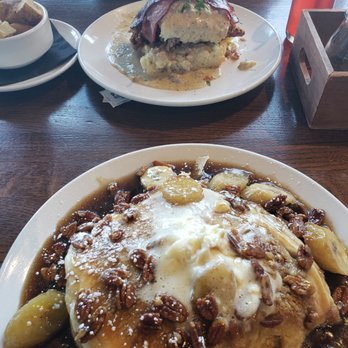 Brunch & Sip - Banana Fosters Pancakes & Chicken Biscuit - Coffee & Tea Near Me - Phoenix, Arizona Brunch & Sip - Banana Fosters Pancakes & Chicken Biscuit - Coffee & Tea Near Me - Phoenix, Arizona