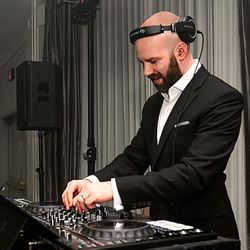 DJ Chris Poynter