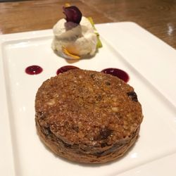 Jin San - Pastel de dátil con nuez. Delicioso