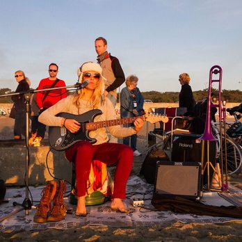 The Voice Lab - Playing at Ocean beach in San Francisco for a group with Local Soul Adventures - Vocal Coach Near Me The Voice Lab - Playing at Ocean beach in San Francisco for a group with Local Soul Adventures - Vocal Coach Near Me