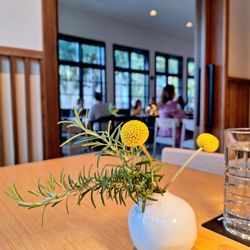 Katami - Fresh flowers.