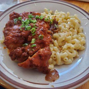 Ladybird Diner - Nashville chicken Mac and cheese - Cafes Near Me - Lawrence, Kansas