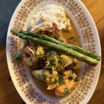 Smalls Fusion Comfort - Artichoke Chicken with Shrimp - New American Near Me - Eureka, California Smalls Fusion Comfort - Artichoke Chicken with Shrimp - New American Near Me - Eureka, California