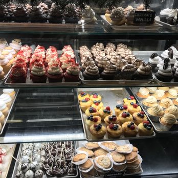 Mia's Bakery - Bakeries Near Me - Brooklyn, New York