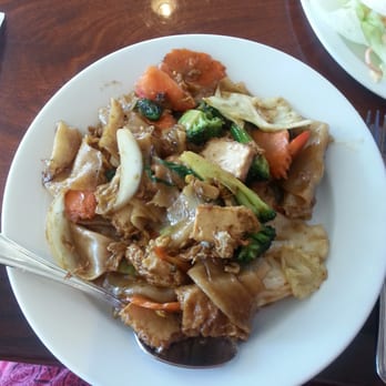 Thai Curry - They have the best pad kee mao! I can't get enough : ) - Thai Near Me - Gresham, Oregon
