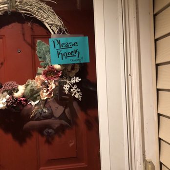 Domino's Pizza - a wreath on the front door - Pizza Near Me - Bedford, Massachusetts Domino's Pizza - a wreath on the front door - Pizza Near Me - Bedford, Massachusetts