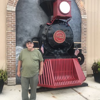 Frisco's Grill & Pub - Pubs Near Me - Cuba, Missouri