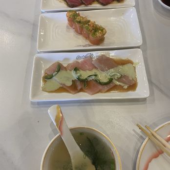 Sushi Ohayo - 24. Black Pepper Tuna (8) 25. Salmon Bowl (8) 26. yellowtail Jalapeño (8) - Sushi Bars Near Me - Chantilly, Virginia
