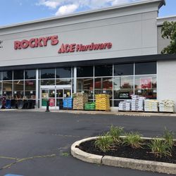 Rocky's Ace Hardware - Entrance